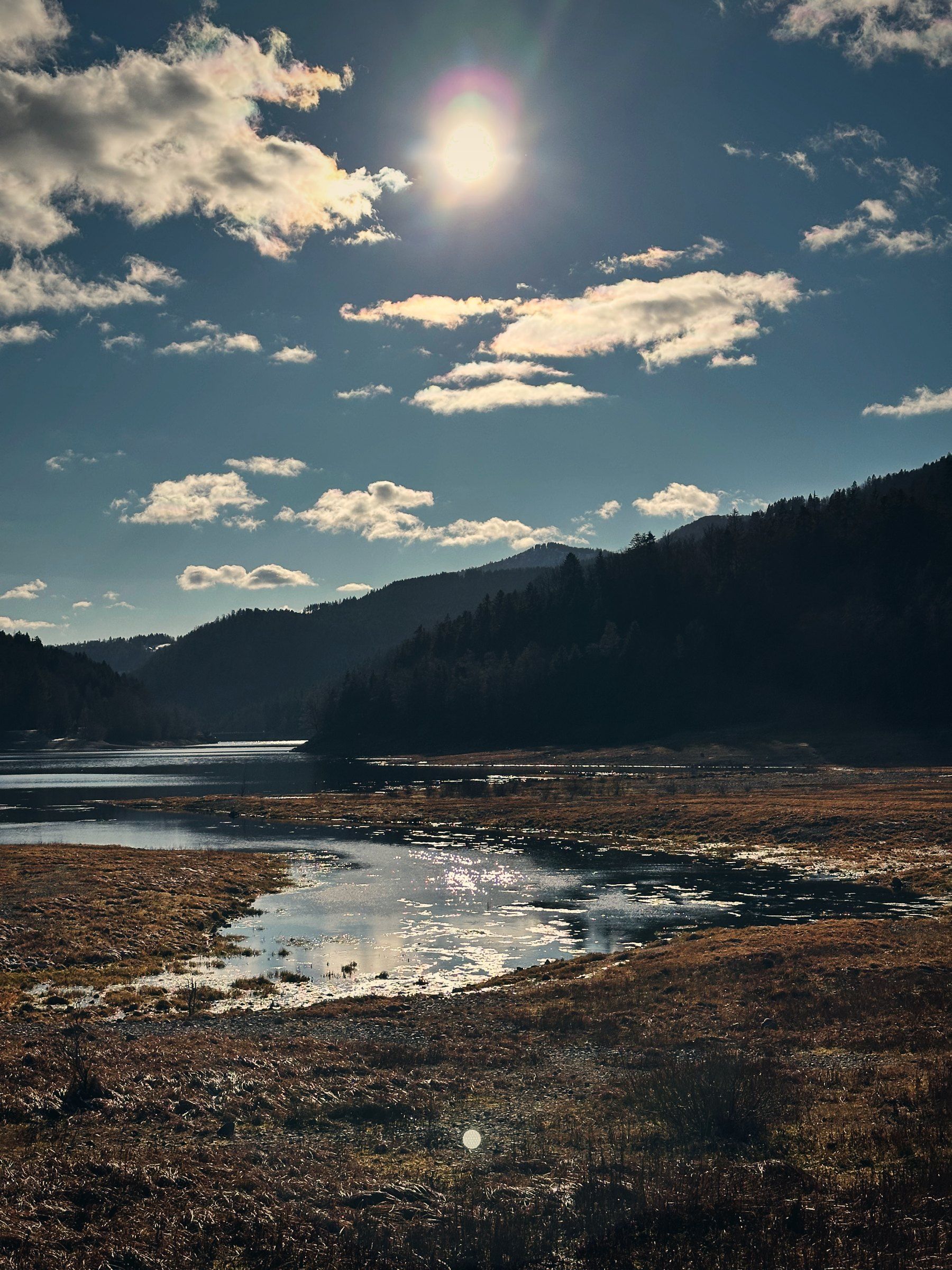 Winter sun over Lac de Kruth-Wildenstein